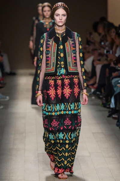 Look 7